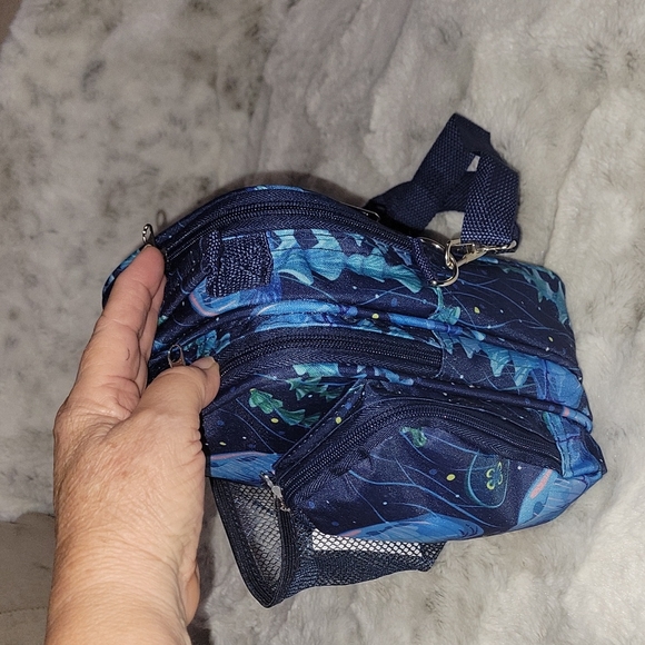Jellyfish Navy blue & light blue 💙 water bottle crossbody bag. - Picture 3 of 11